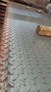 PLAT BORDES